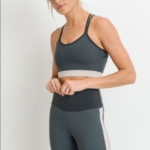 NWT Cross Back Sports Bra